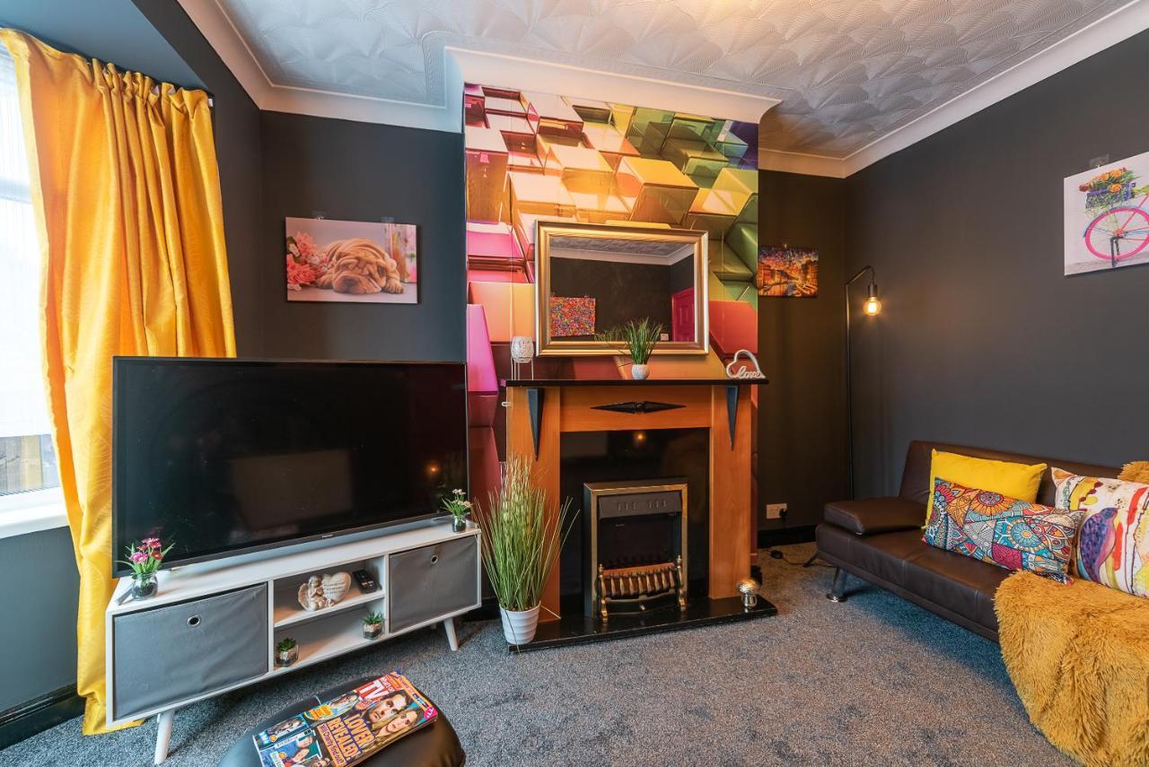 J'S Home Away From Home Fresh 2 Bedroom Garden Parking Kingston upon Hull Exterior photo