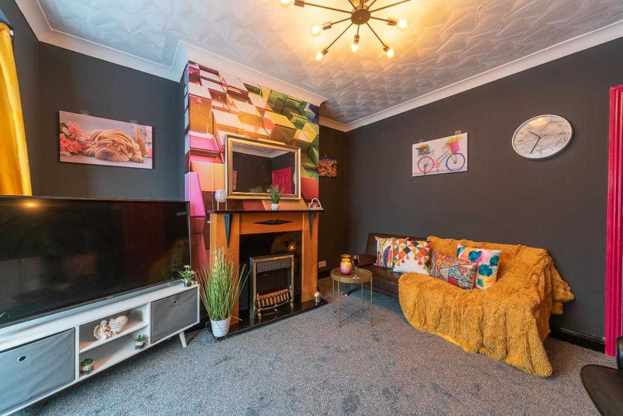 J'S Home Away From Home Fresh 2 Bedroom Garden Parking Kingston upon Hull Exterior photo